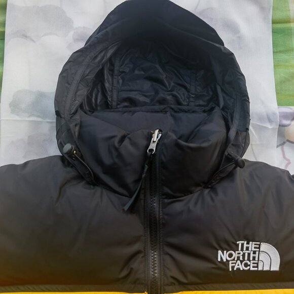 The North Face Retro Yellow and Black Warm Down Jacket - Picture 6 of 10